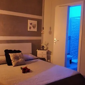 https://camera-deluxe-in-centro.sicilyhotelsitaly.net